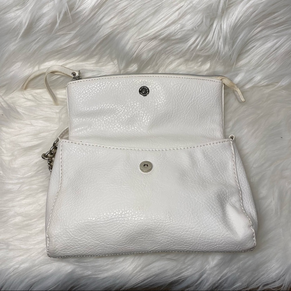 Kenneth Cole Reaction Crossbody Bag - Picture 3 of 7